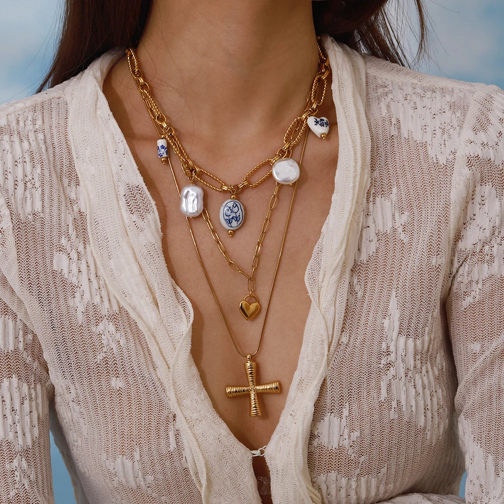 Collier croix multicolore & étoiles – Vibe bohème
