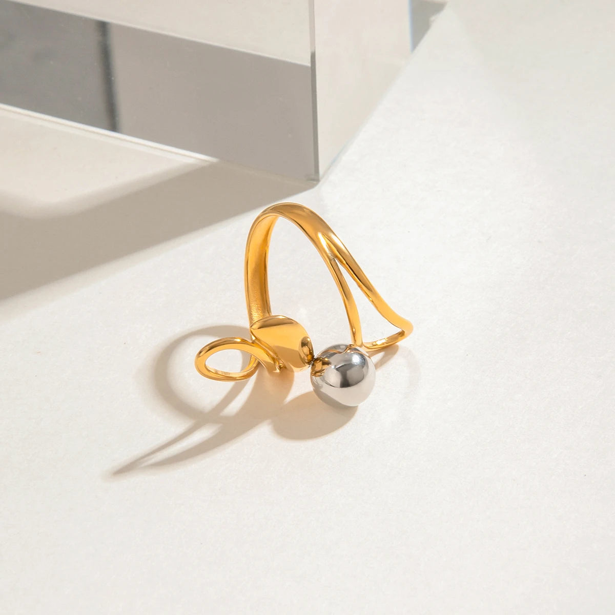 Bague ajourée boule métal – Design irrégulier & audacieux