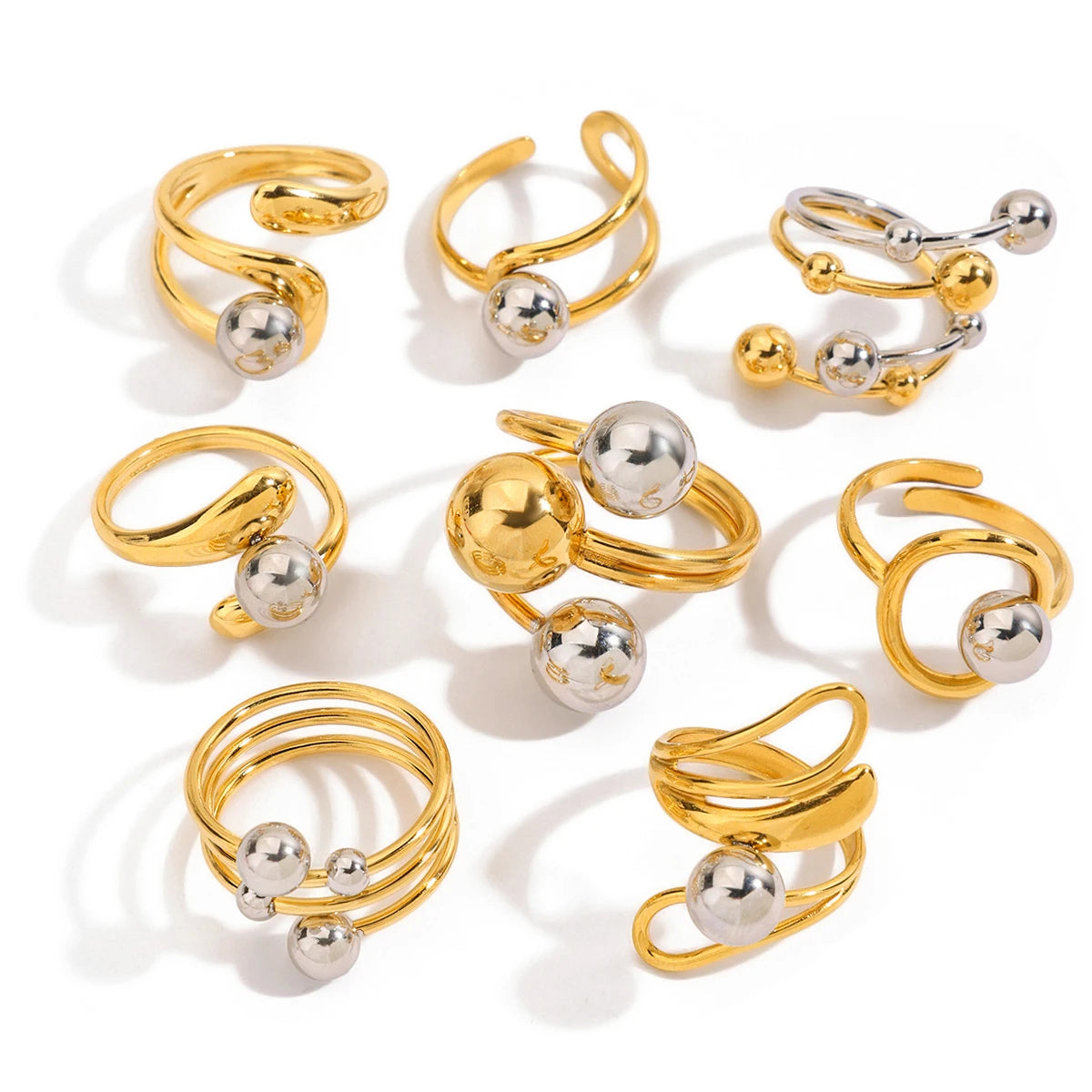 Bague perles & billes dorées – Élégance quotidienne