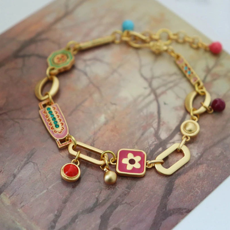 Bracelet chaîne émaillée multicolore – Tendances estivales à votre poignet
