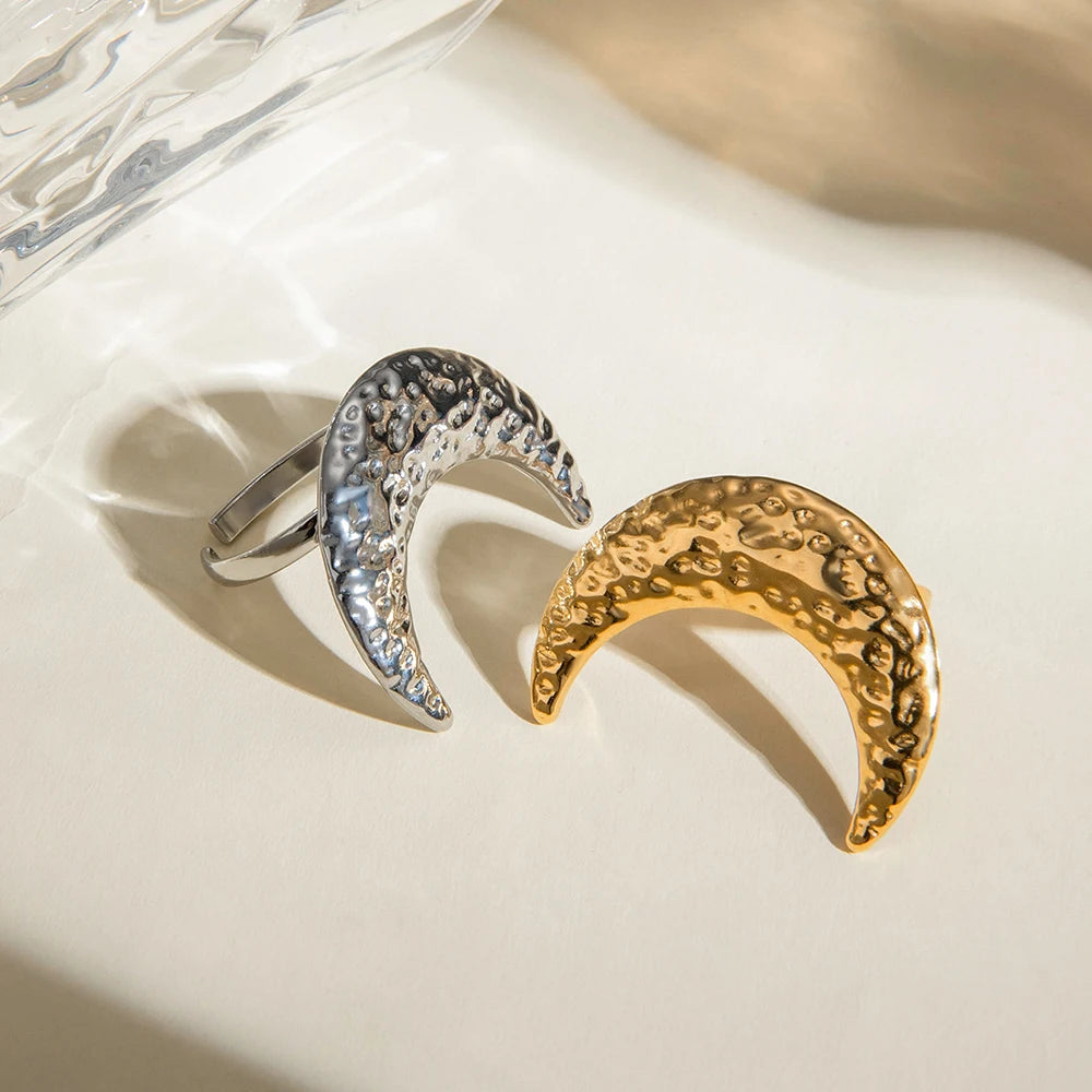 Bague minimaliste multi-formes dorée – Look moderne & lumineux